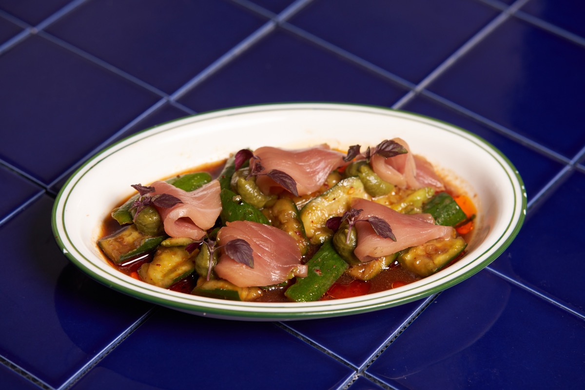 Tuna with smashed cucumber