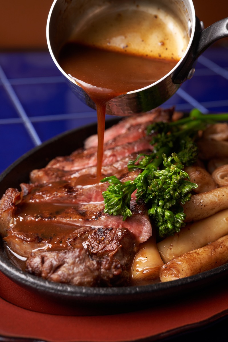 Sirloin steak with black garlic sauce