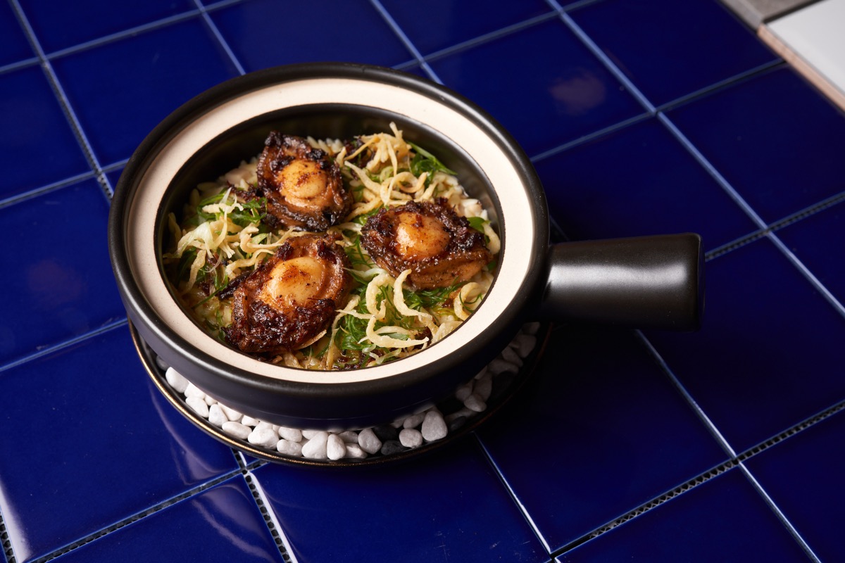 Stone-pot orzo with fresh abalone
